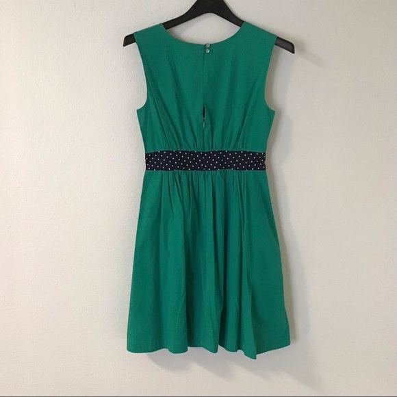 EMILY AND FIN GREEN SLEEVELESS DRESS W/ NAVY BAND - Picture 3 of 6